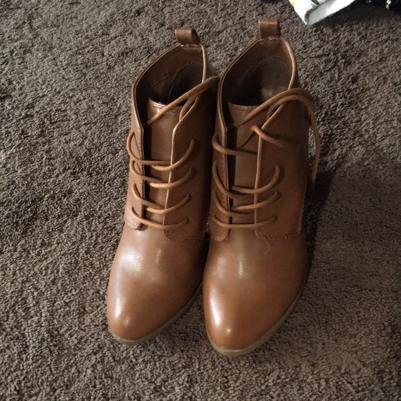 Shoes - Picture 1 of 3